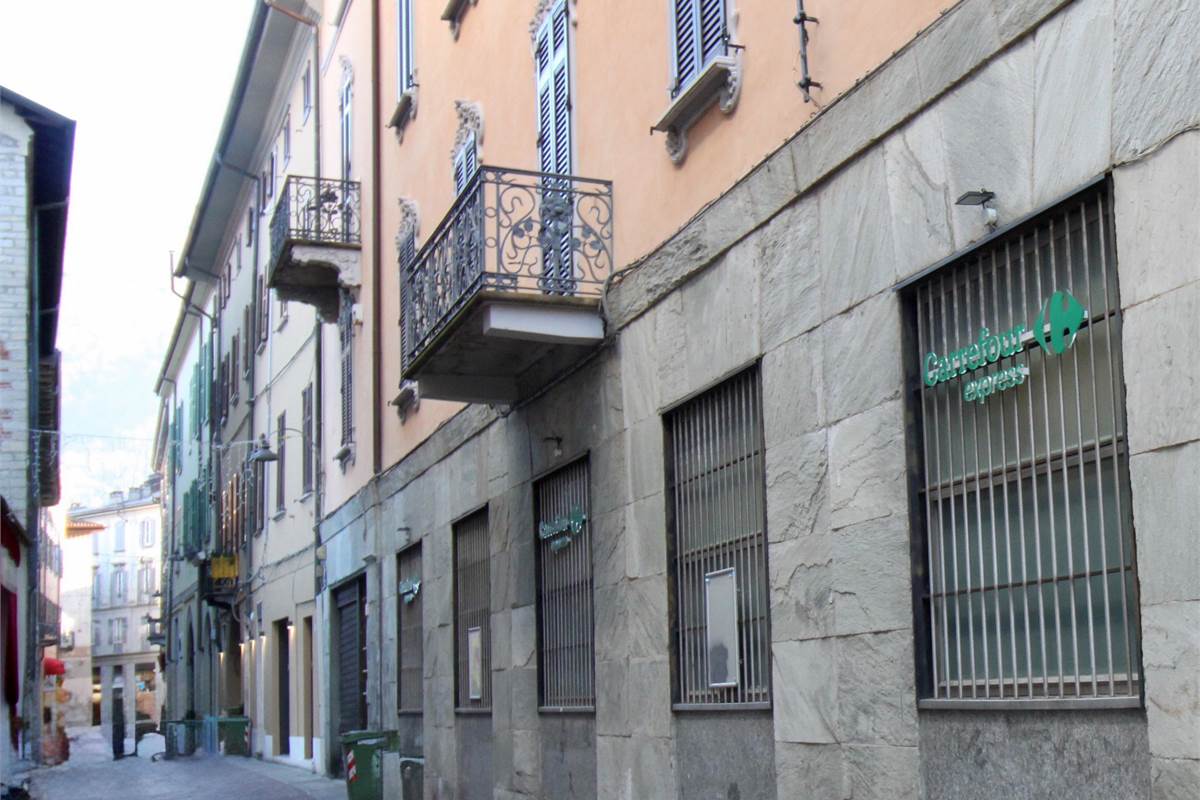 QUADRILOCALE DOPPIO INGRESSO CON BALCONI COMO CITTA' MURATA