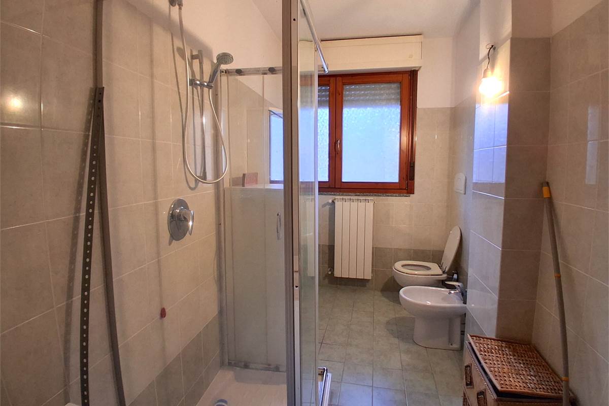 BILOCALE IN AFFITTO - VIA ALCIATO-BORGHI- COMO 