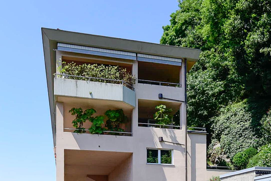 COMO PANORAMICO E AMPIO APPARTAMENTO CON TERRAZZI