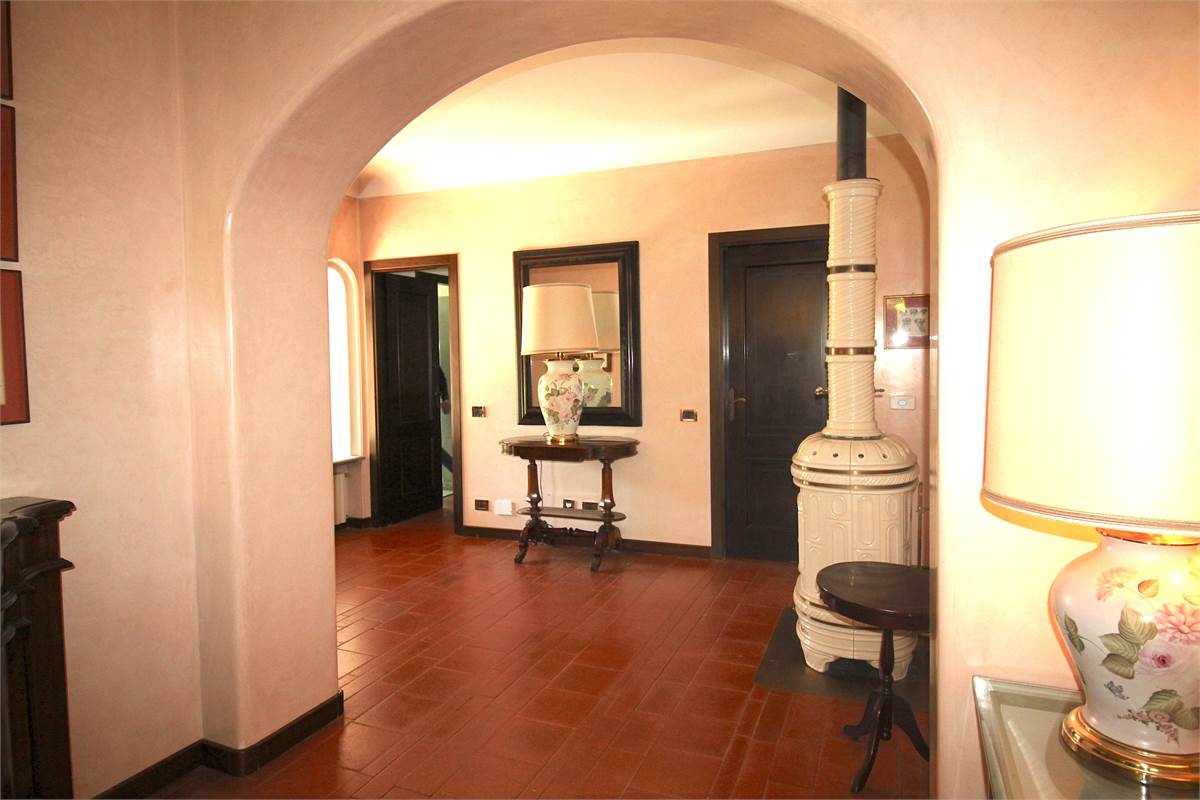 AFFITTO VILLA CON AMPIO GIARDINO PRIVATO CASCINA PELADA CANTU'