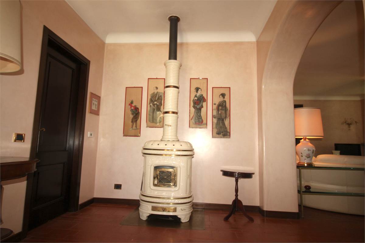 AFFITTO VILLA CON AMPIO GIARDINO PRIVATO CASCINA PELADA CANTU'