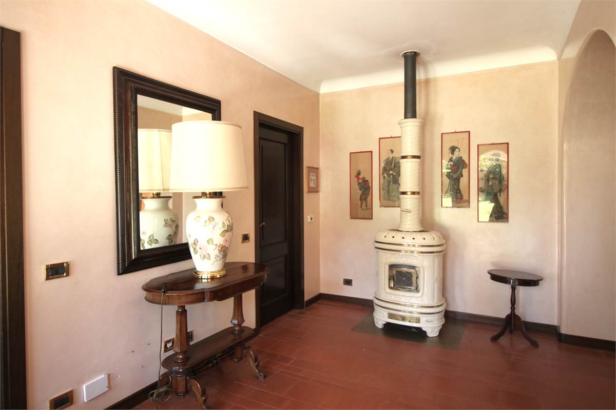 AFFITTO VILLA CON AMPIO GIARDINO PRIVATO CASCINA PELADA CANTU'