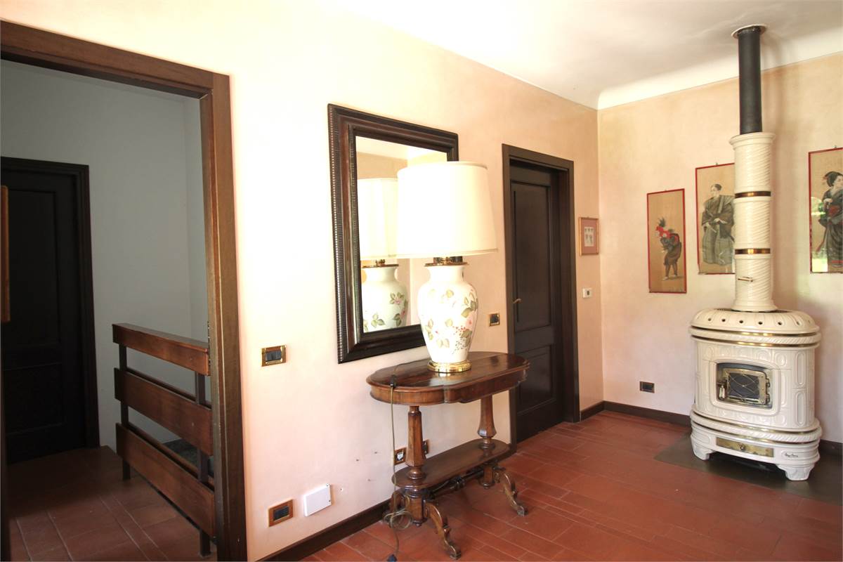 AFFITTO VILLA CON AMPIO GIARDINO PRIVATO CASCINA PELADA CANTU'
