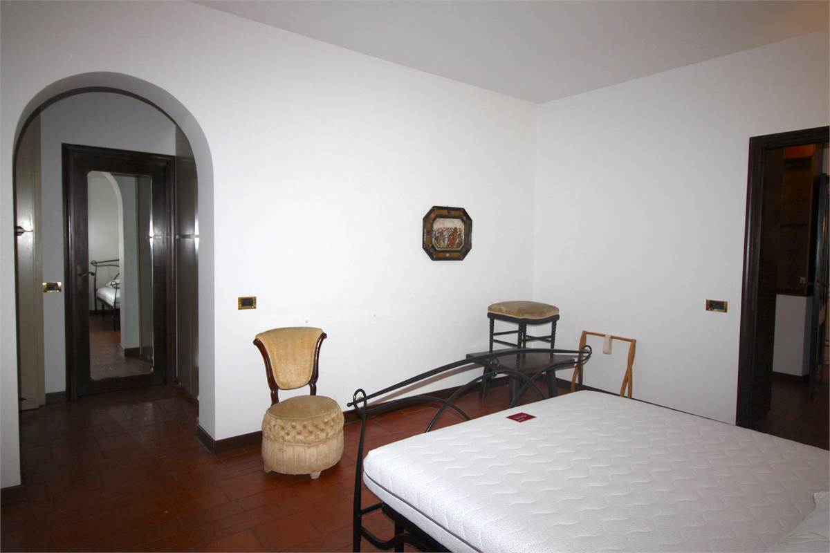 AFFITTO VILLA CON AMPIO GIARDINO PRIVATO CASCINA PELADA CANTU'