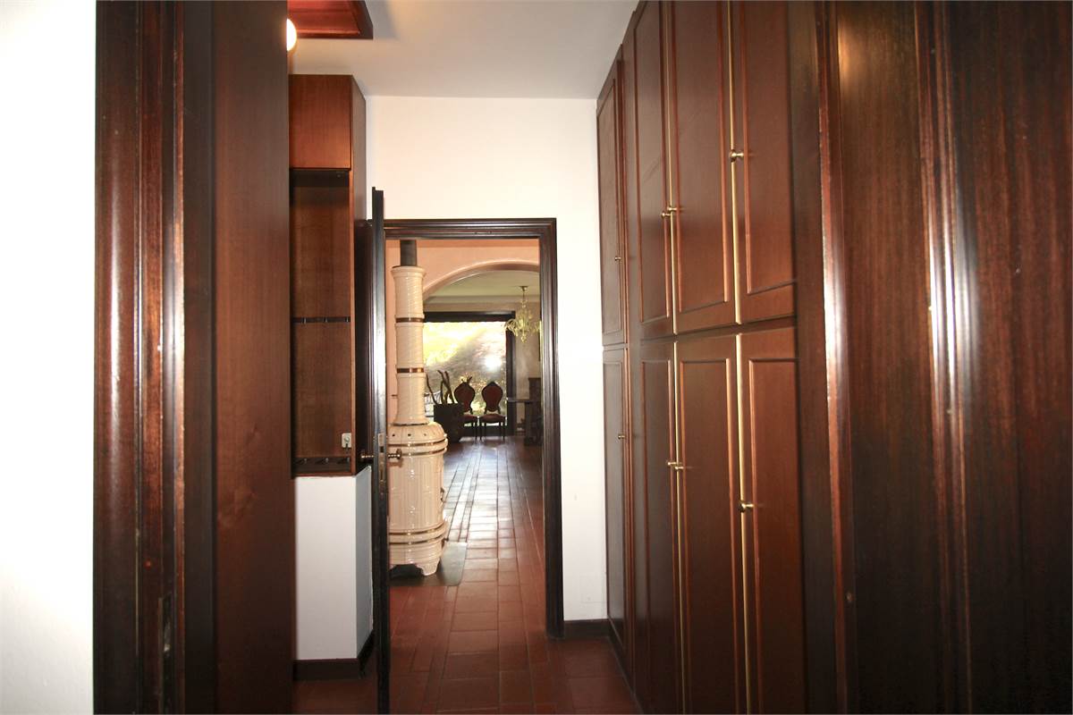 AFFITTO VILLA CON AMPIO GIARDINO PRIVATO CASCINA PELADA CANTU'
