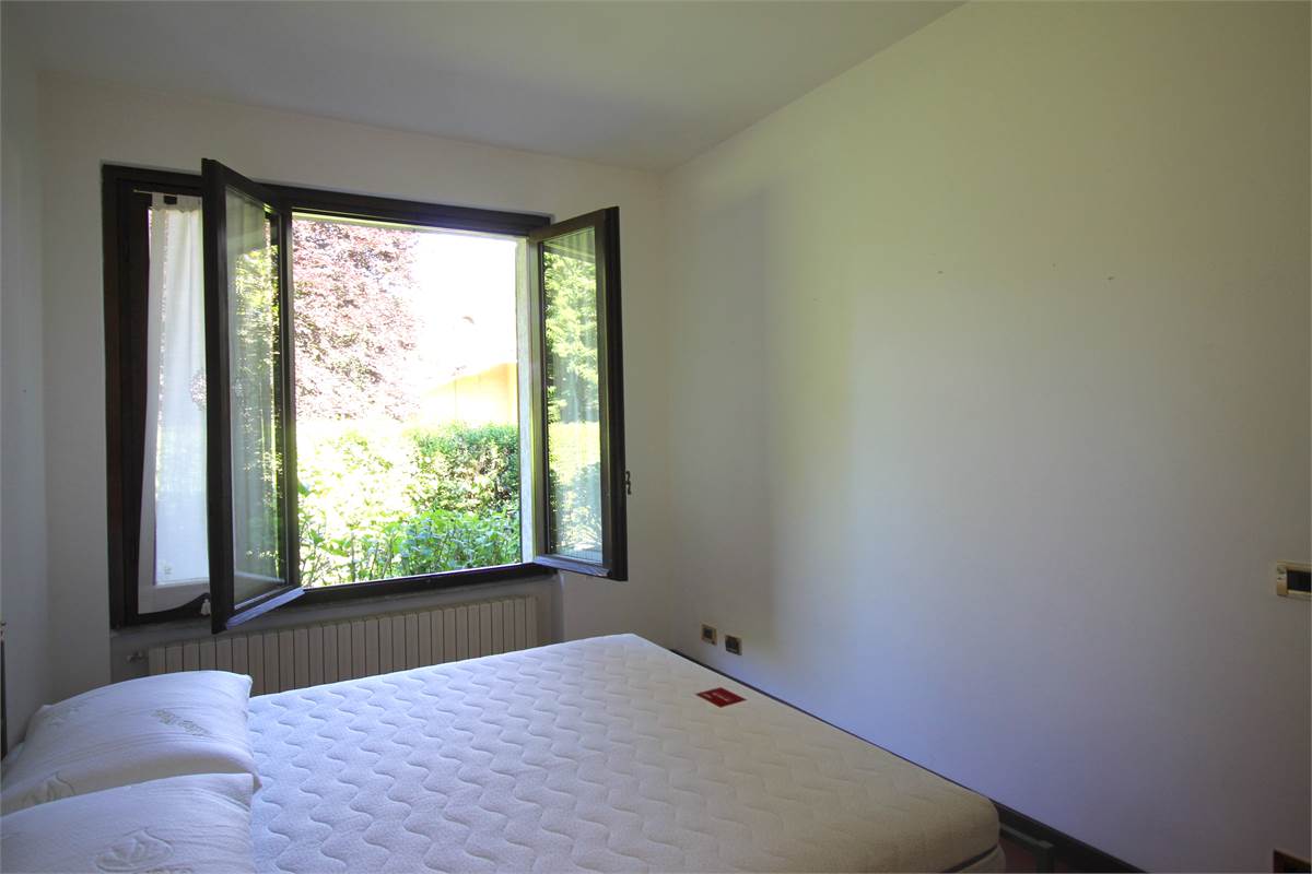 AFFITTO VILLA CON AMPIO GIARDINO PRIVATO CASCINA PELADA CANTU'