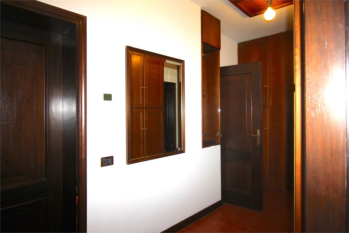 AFFITTO VILLA CON AMPIO GIARDINO PRIVATO CASCINA PELADA CANTU'