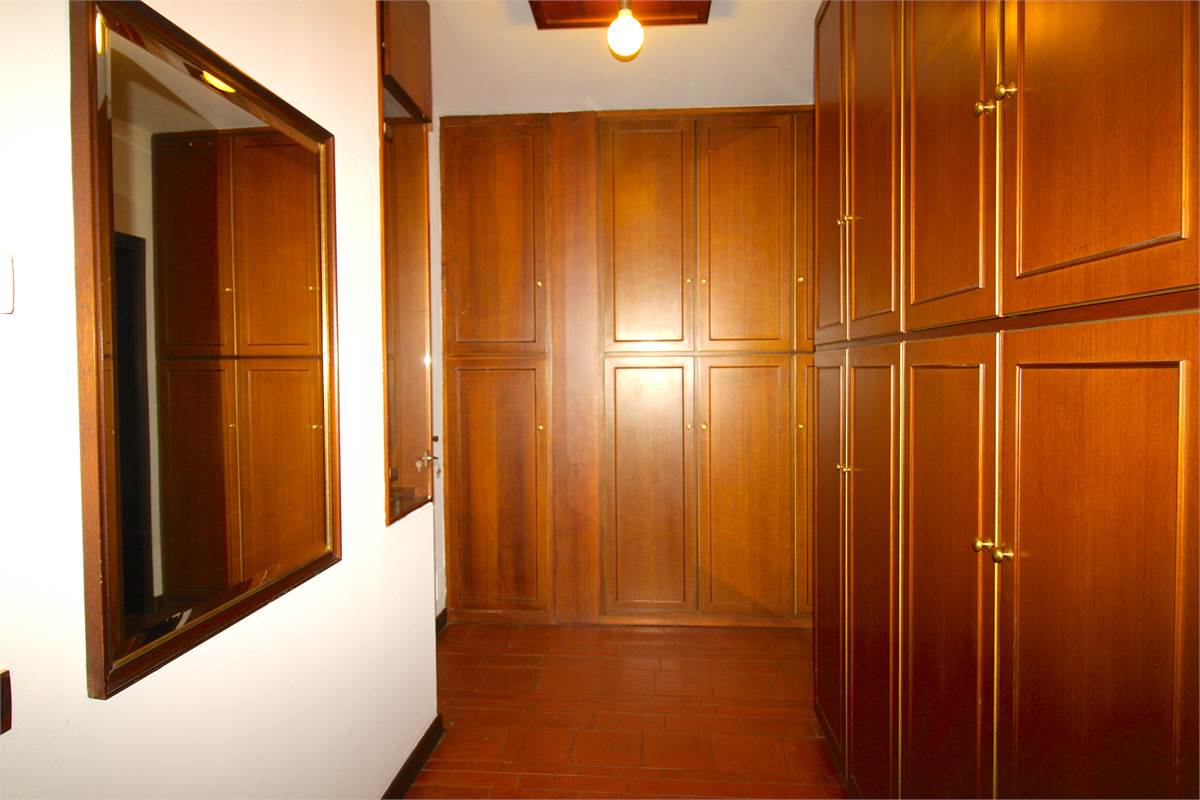 AFFITTO VILLA CON AMPIO GIARDINO PRIVATO CASCINA PELADA CANTU'