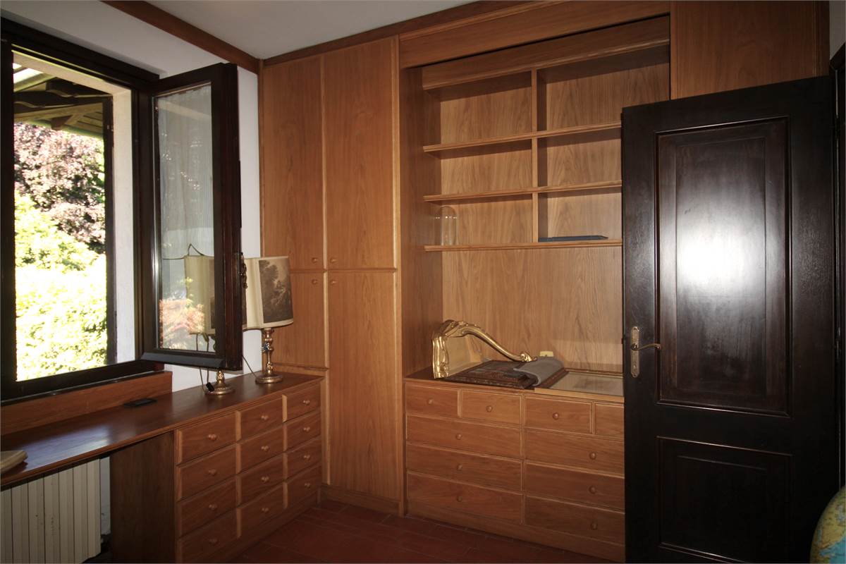 AFFITTO VILLA CON AMPIO GIARDINO PRIVATO CASCINA PELADA CANTU'
