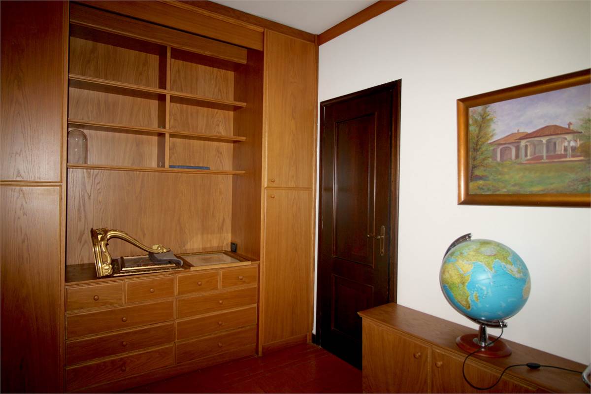 AFFITTO VILLA CON AMPIO GIARDINO PRIVATO CASCINA PELADA CANTU'