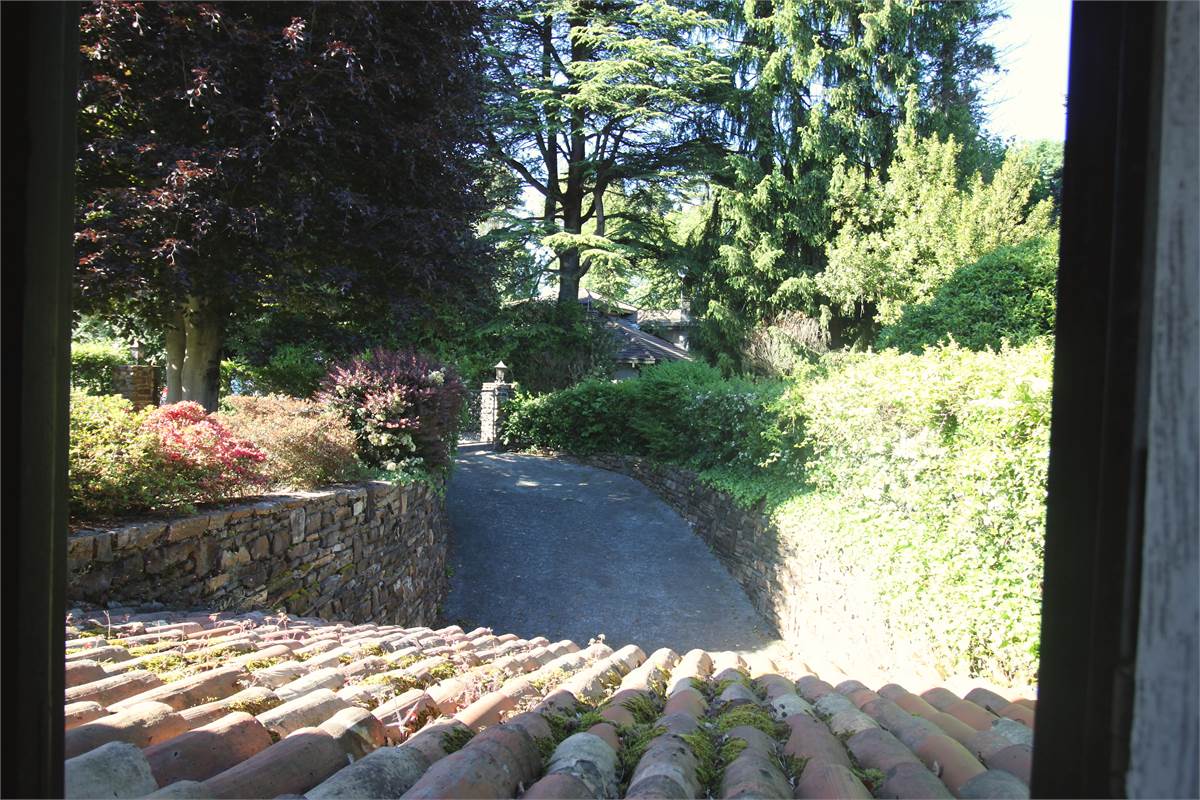 AFFITTO VILLA CON AMPIO GIARDINO PRIVATO CASCINA PELADA CANTU'