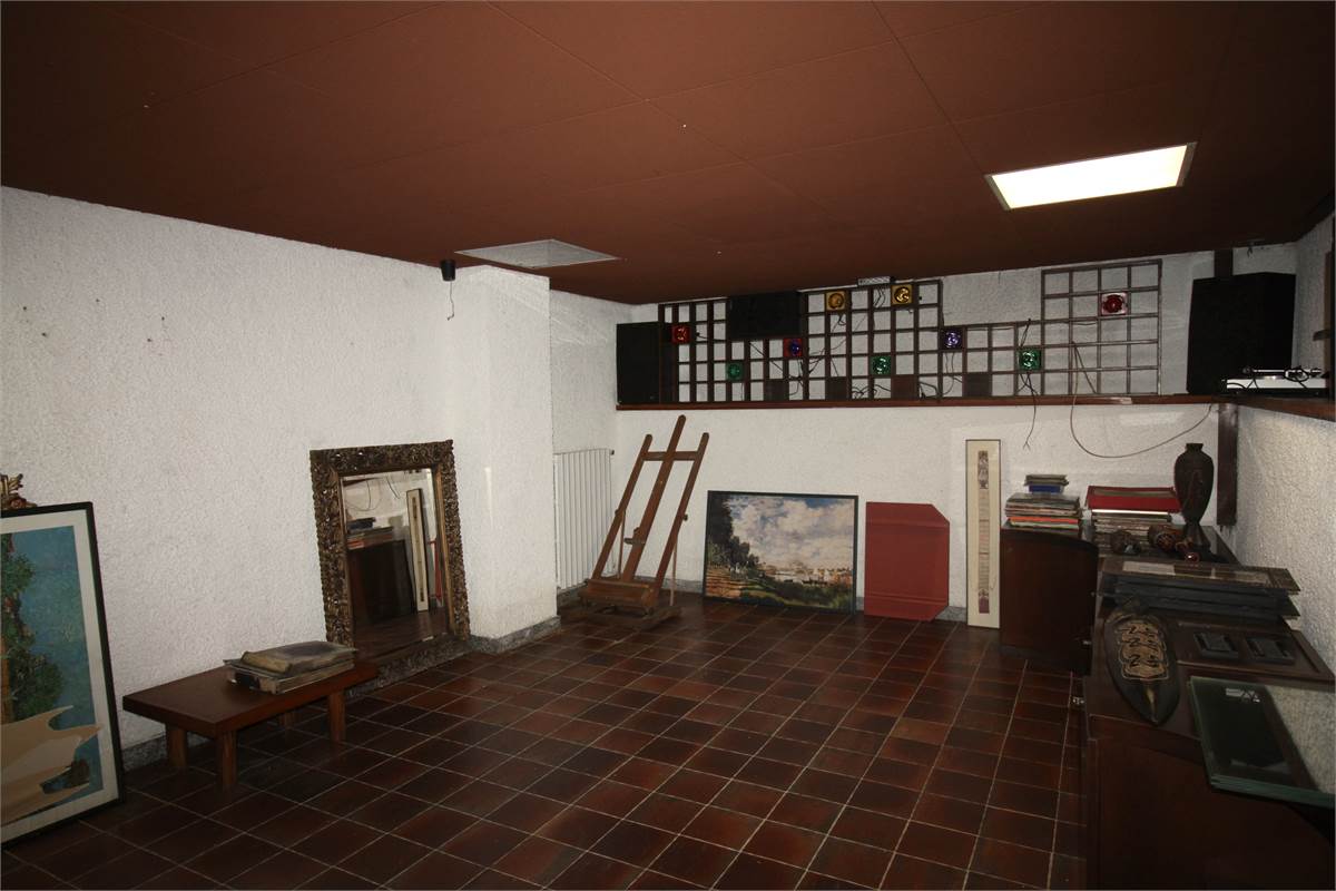 AFFITTO VILLA CON AMPIO GIARDINO PRIVATO CASCINA PELADA CANTU'
