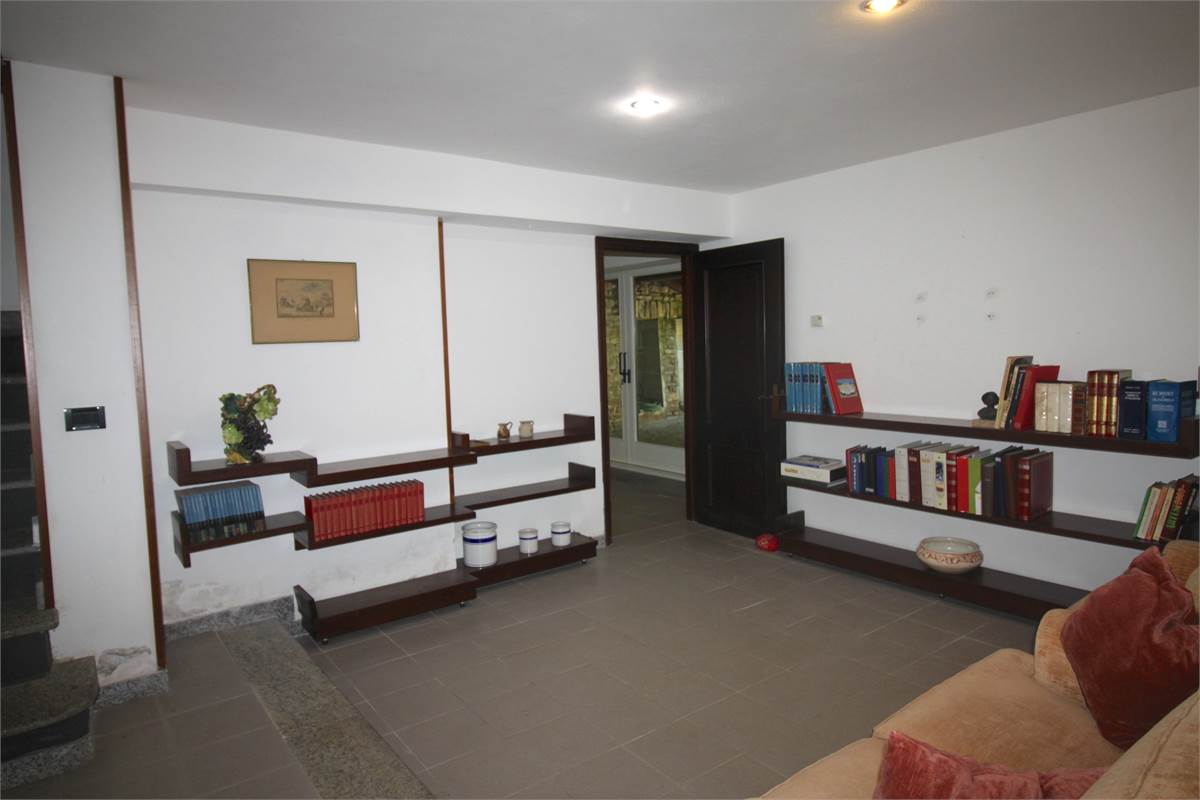AFFITTO VILLA CON AMPIO GIARDINO PRIVATO CASCINA PELADA CANTU'
