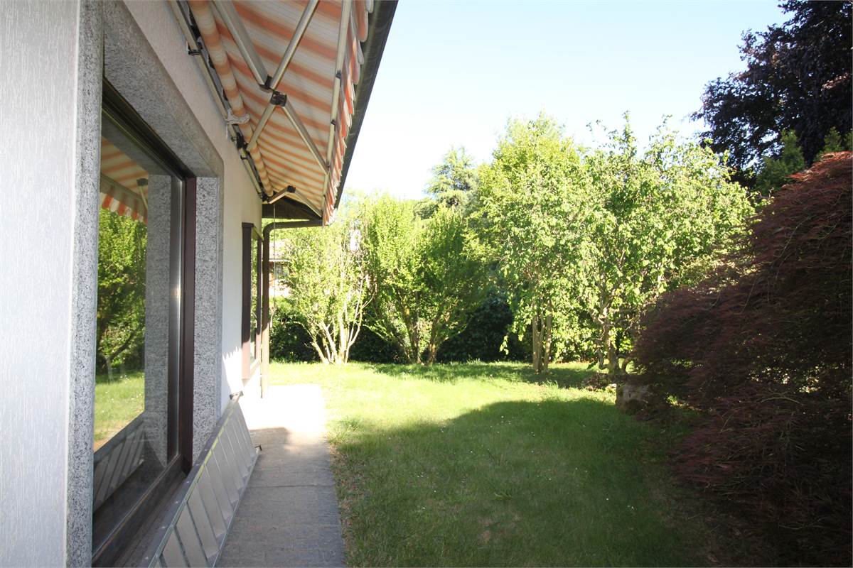 AFFITTO VILLA CON AMPIO GIARDINO PRIVATO CASCINA PELADA CANTU'