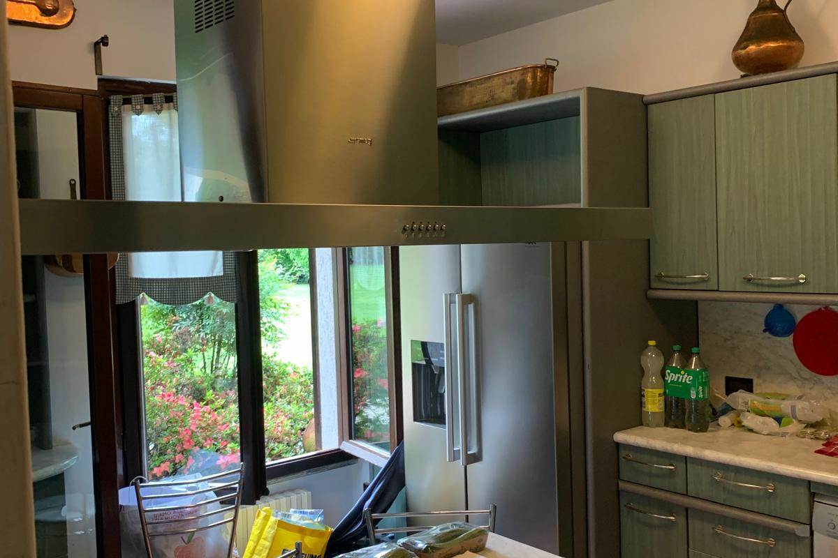 AFFITTO VILLA CON AMPIO GIARDINO PRIVATO CASCINA PELADA CANTU'