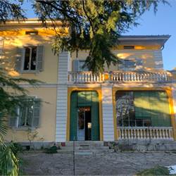 ERBA VILLA INDIPENDENTE 