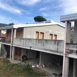 ALBAVILLA VILLA BIFAMILIARE