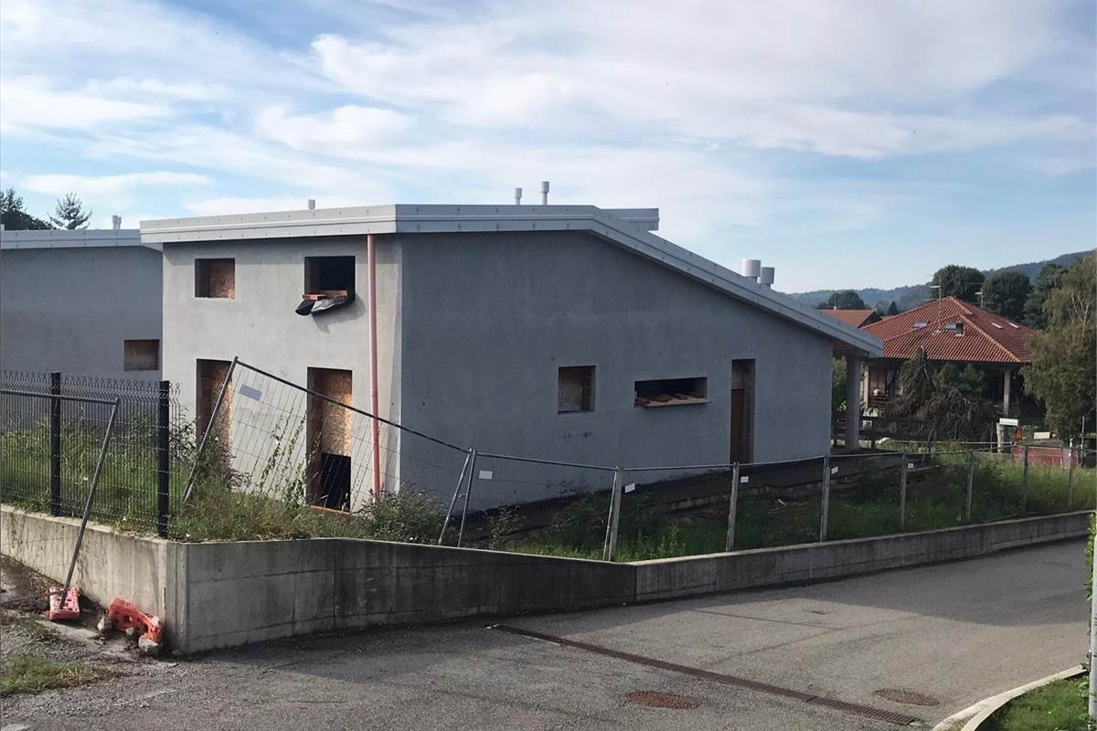 ALBAVILLA PORZIONE DI VILLA BIFAMILIARE