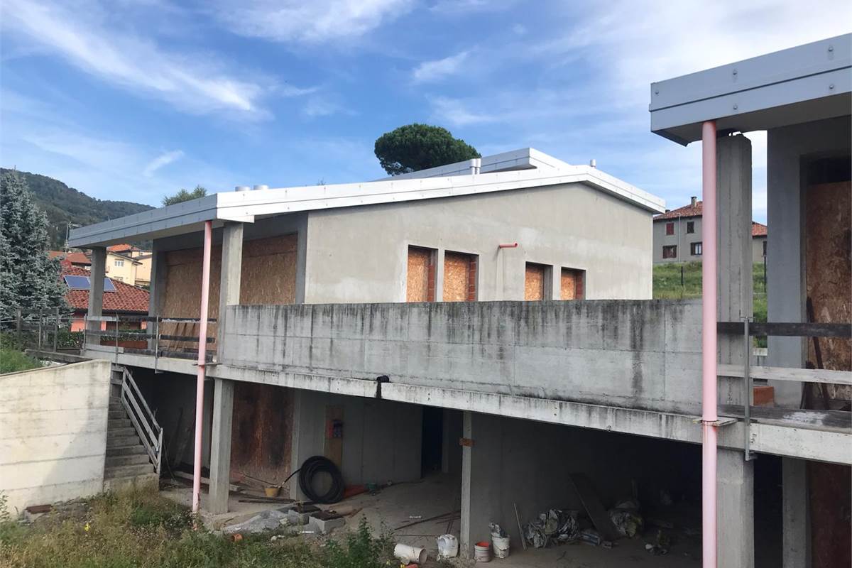 ALBAVILLA PORZIONE DI VILLA BIFAMILIARE