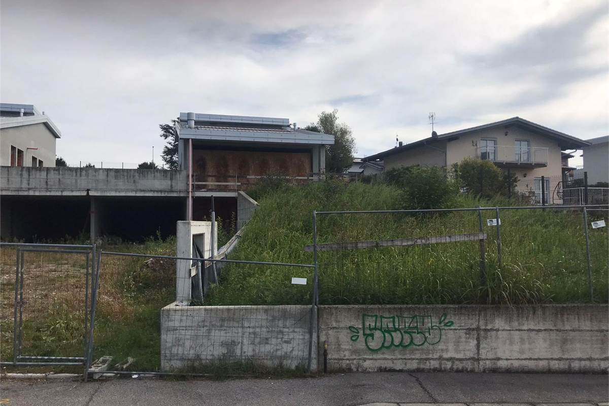 ALBAVILLA PORZIONE DI VILLA BIFAMILIARE