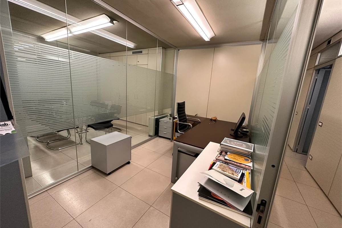 Ufficio di Prestigio in Via Fratelli Recchi 