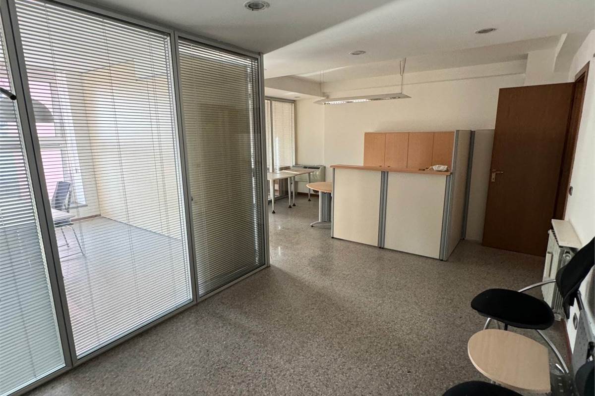Ufficio in Vendita a Erba (CO) VIA LEOPARDI 7D 