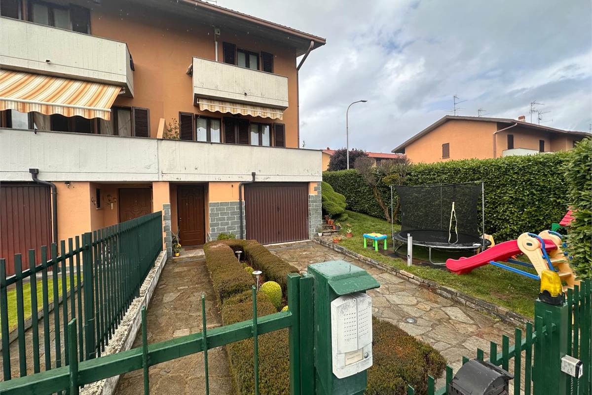LURAGO D'ERBA VILLETTA A SCHIERA
