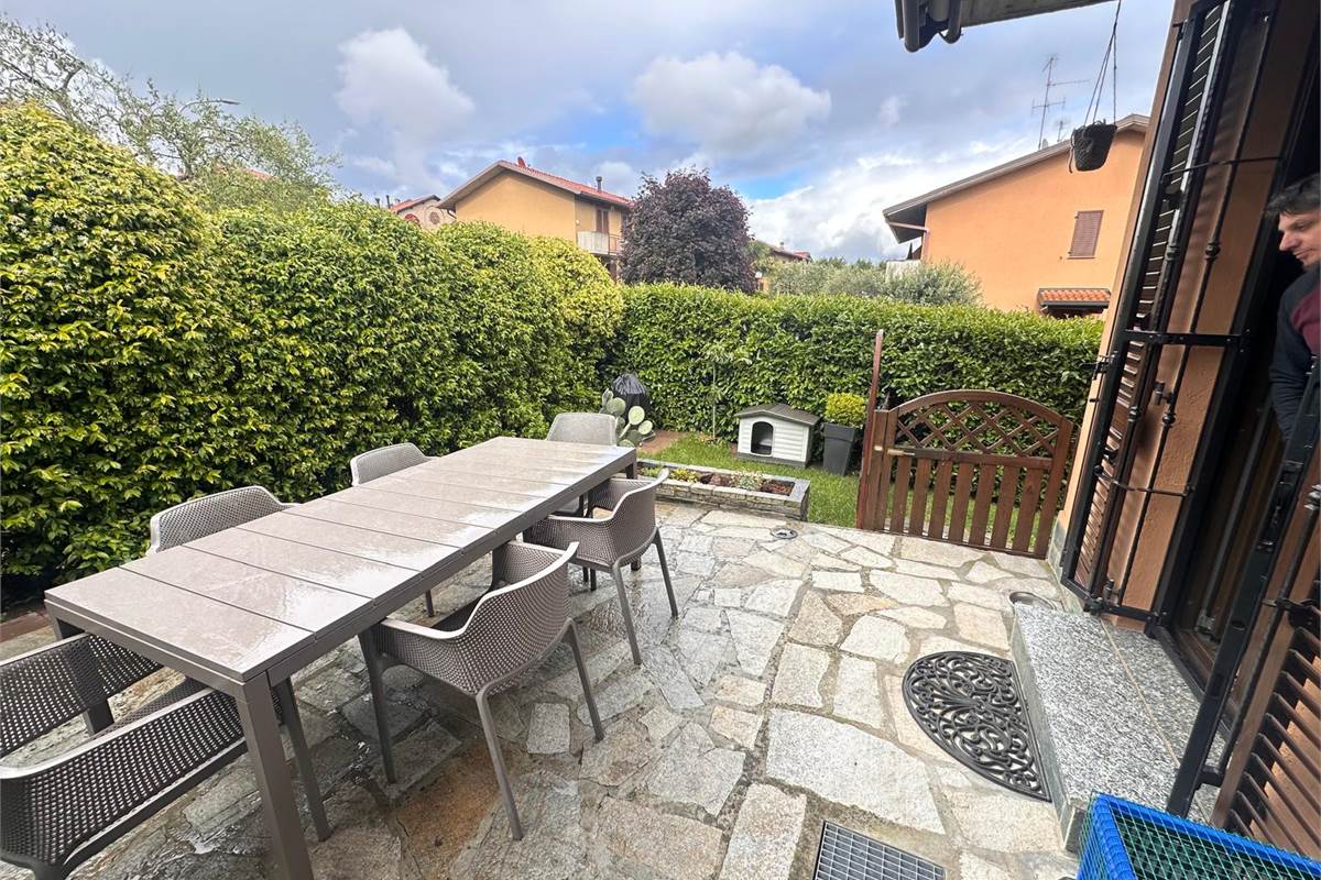 LURAGO D'ERBA VILLETTA A SCHIERA