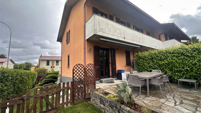 LURAGO D'ERBA VILLETTA A SCHIERA