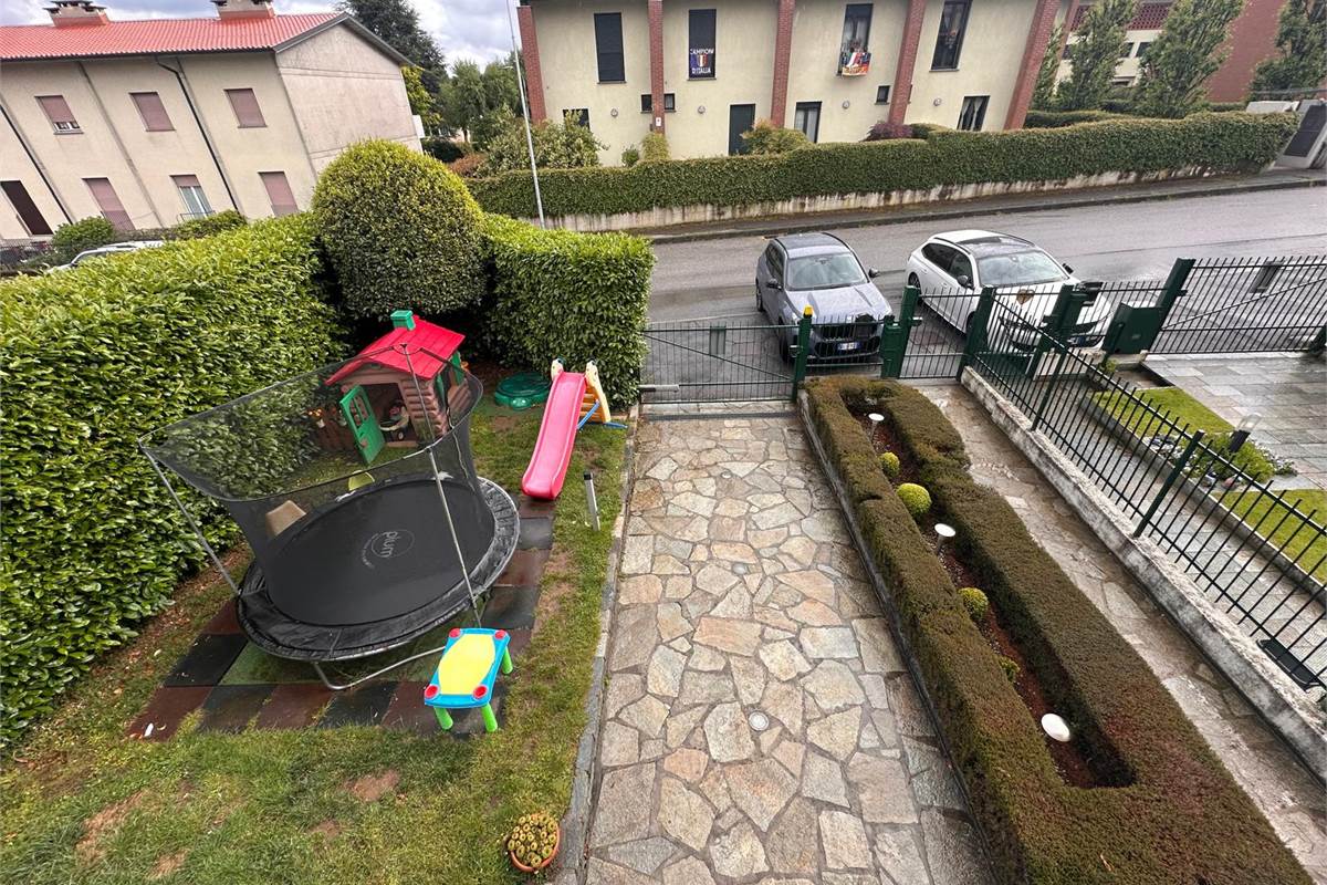 LURAGO D'ERBA VILLETTA A SCHIERA