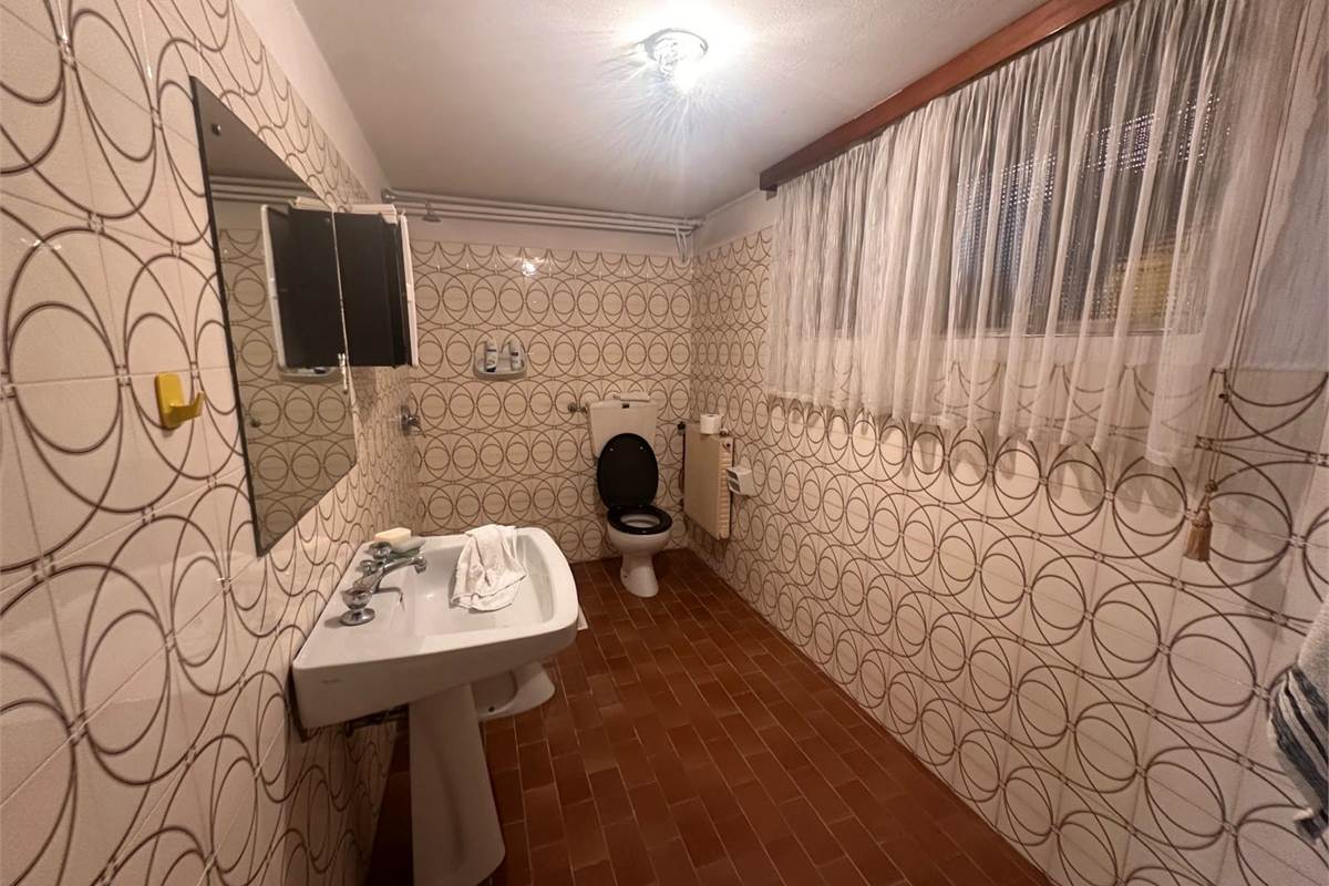 ERBA, LOC. BUCCINIGO VILLA INDIPENDENTE 