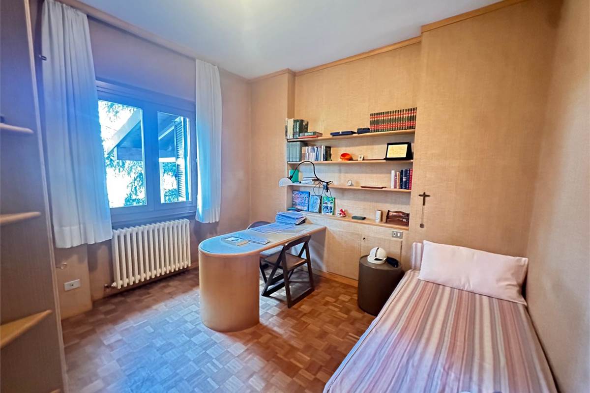 ERBA, LOC. BUCCINIGO VILLA INDIPENDENTE 