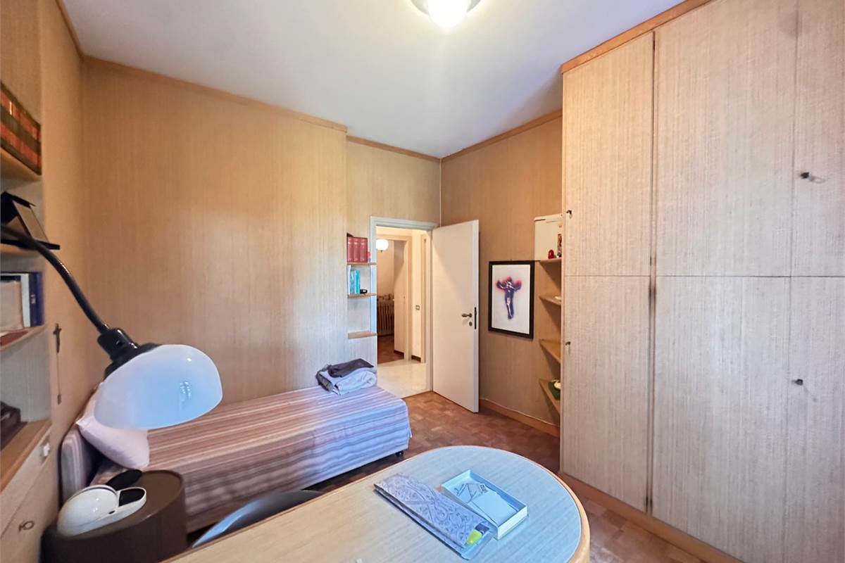 ERBA, LOC. BUCCINIGO VILLA INDIPENDENTE 