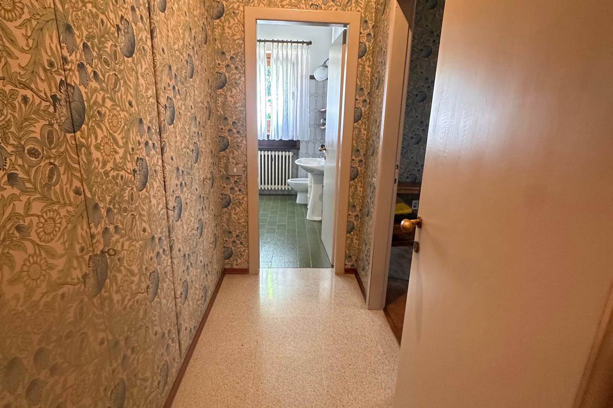 ERBA, LOC. BUCCINIGO VILLA INDIPENDENTE 