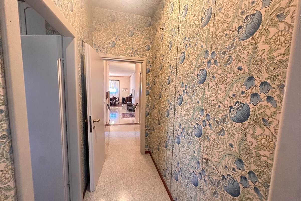 ERBA, LOC. BUCCINIGO VILLA INDIPENDENTE 