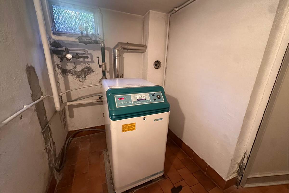 ERBA, LOC. BUCCINIGO VILLA INDIPENDENTE 