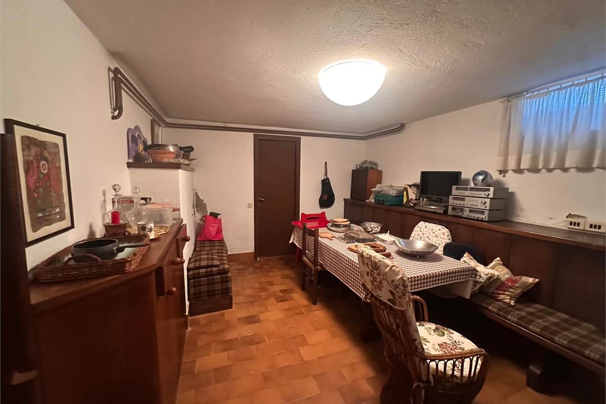 ERBA, LOC. BUCCINIGO VILLA INDIPENDENTE 