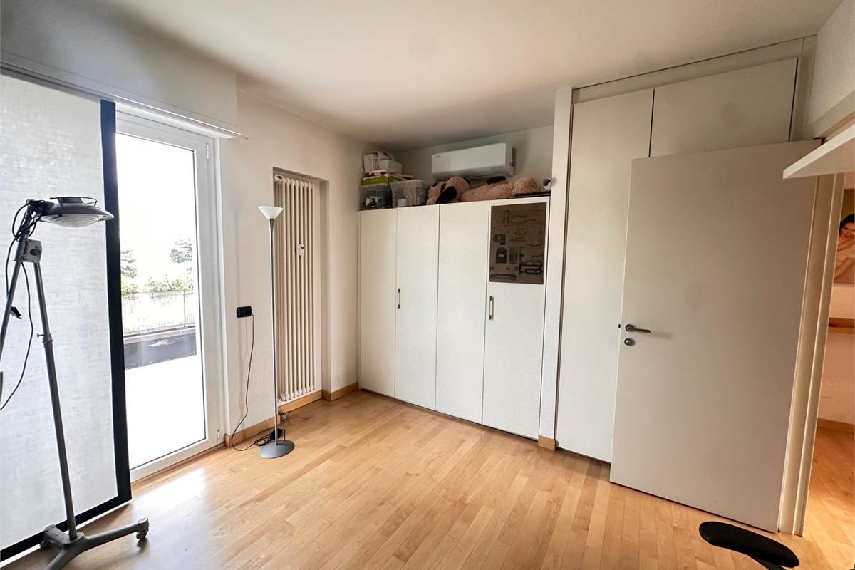 Esclusivo Attico Panoramico con Terrazzo di 78 mq a Como Centro