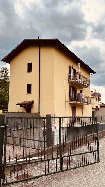 Como: