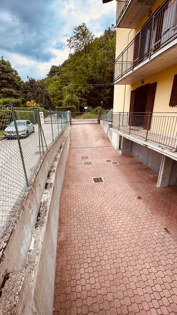 Como: