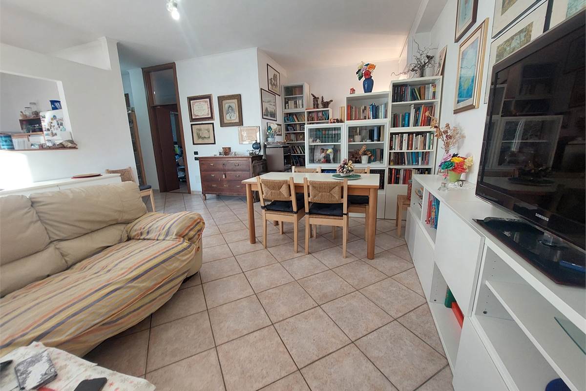 TRILOCALE RISTRUTTURATO LOMAZZO