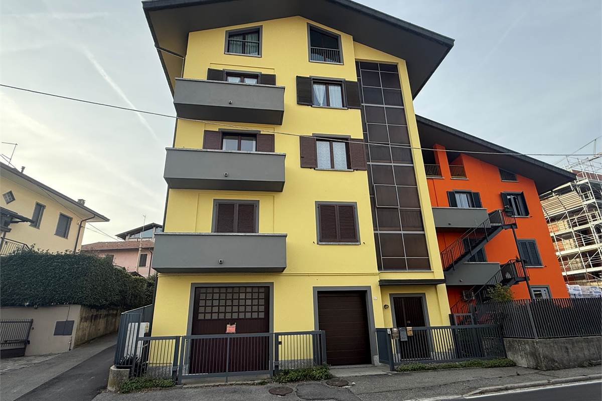 APPARTAMENTO LUMINOSO E PANORAMICO IN PICCOLA PALAZZINA 