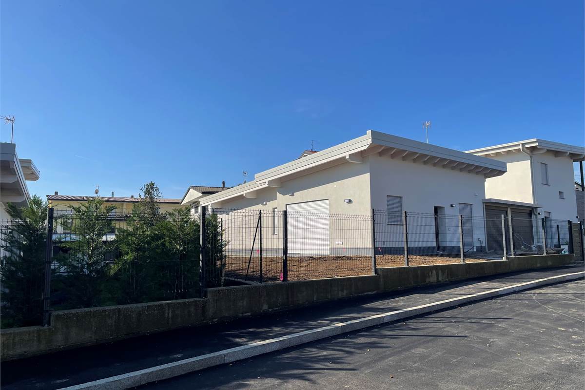 Cantù ULTIMA VILLA DI TESTA IN COSTRUZIONE