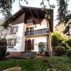 Cantù grande Villa in zona collinare panoramica