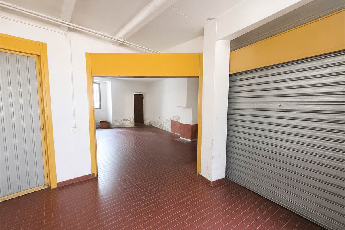 CANTU' CENTRO AMPIO UFFICIO /APPARTAMENTO