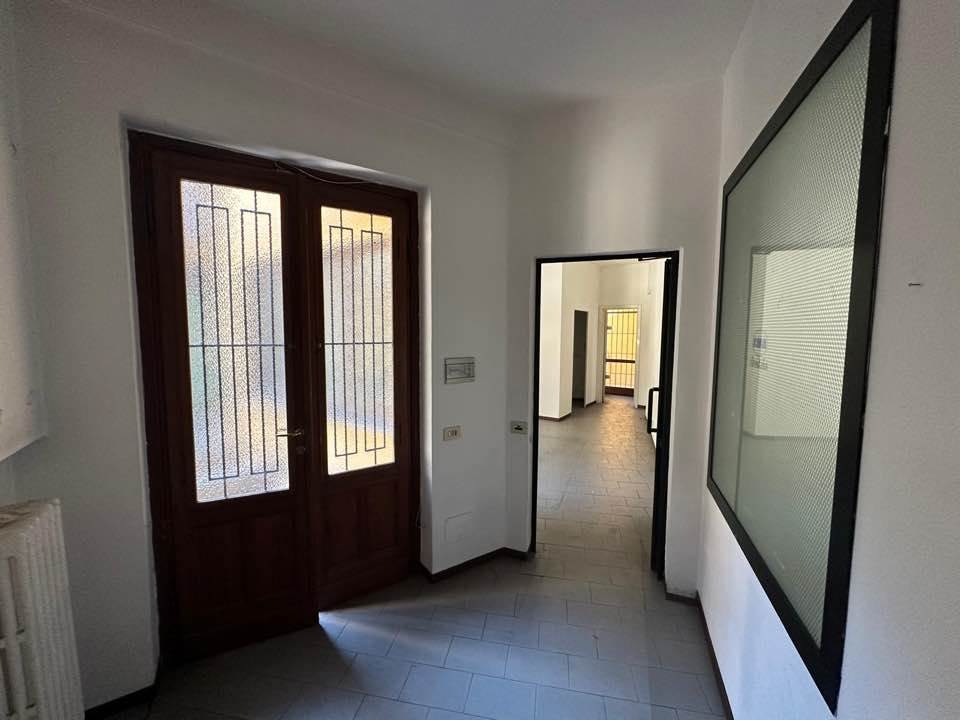 CANTU' CENTRO AMPIO UFFICIO /APPARTAMENTO