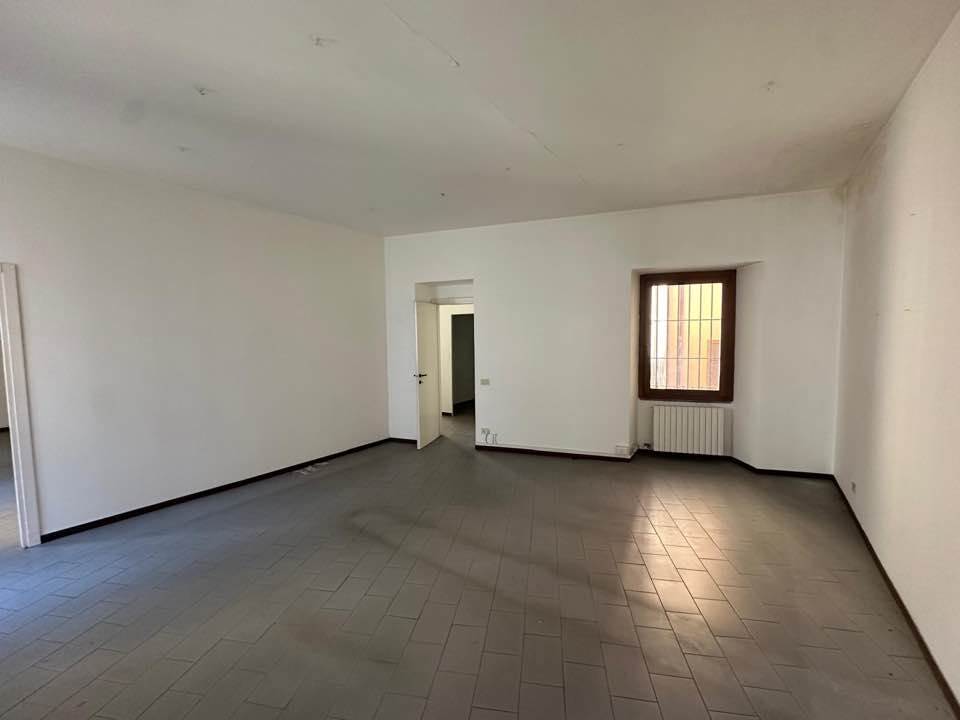 CANTU' CENTRO AMPIO UFFICIO /APPARTAMENTO