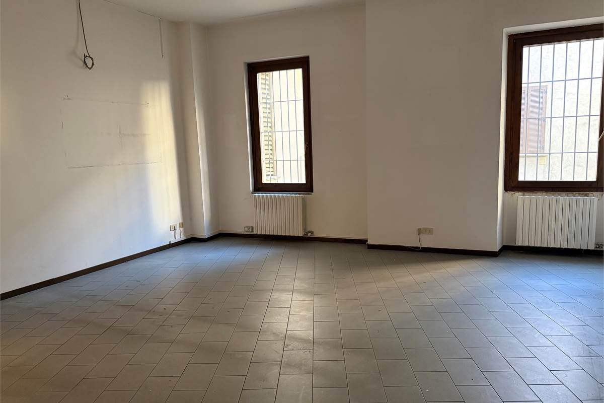 CANTU' CENTRO AMPIO UFFICIO /APPARTAMENTO