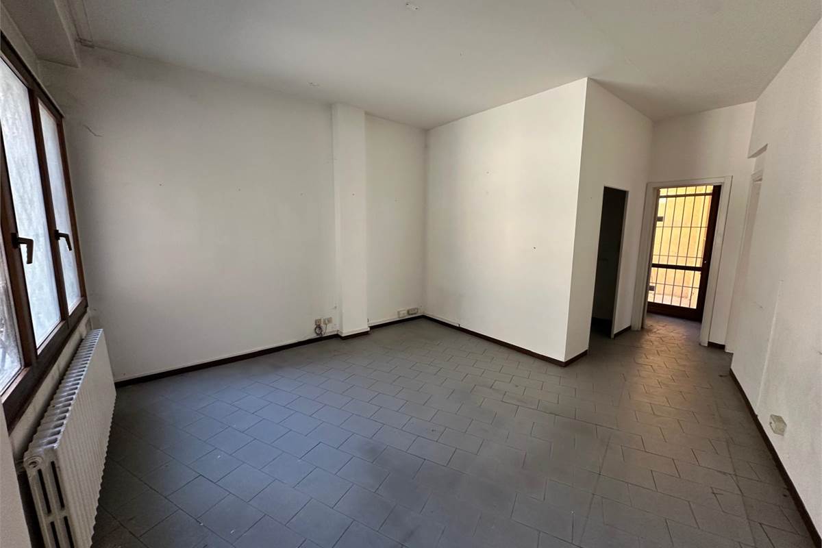 CANTU' CENTRO AMPIO UFFICIO /APPARTAMENTO