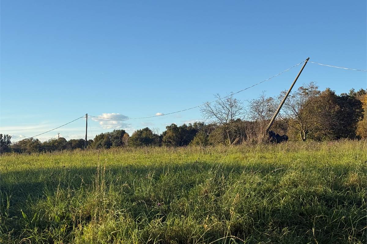 CANTU' RUSTICO CON AMPIO TERRENO PANORAMICO